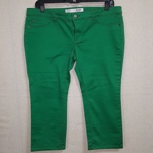 Joe Fresh Capris! ONE HOUR SALE!